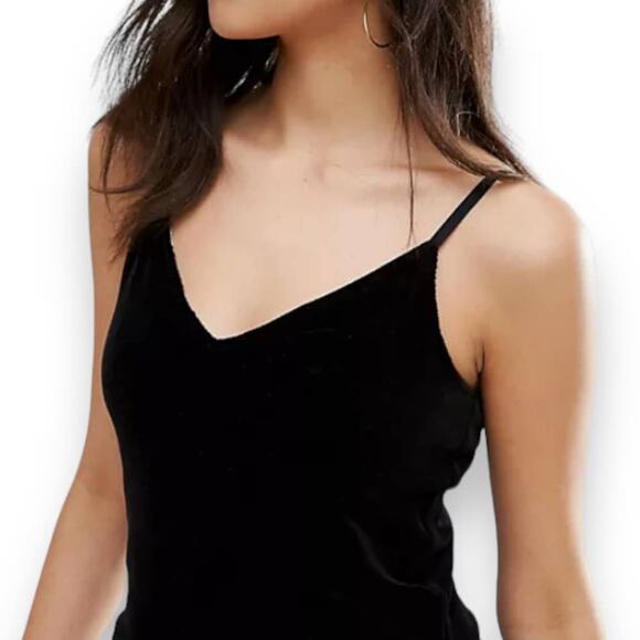 Privy Black velvet cropped camisole top womens medium in Excellent condition - Picture 2 of 7